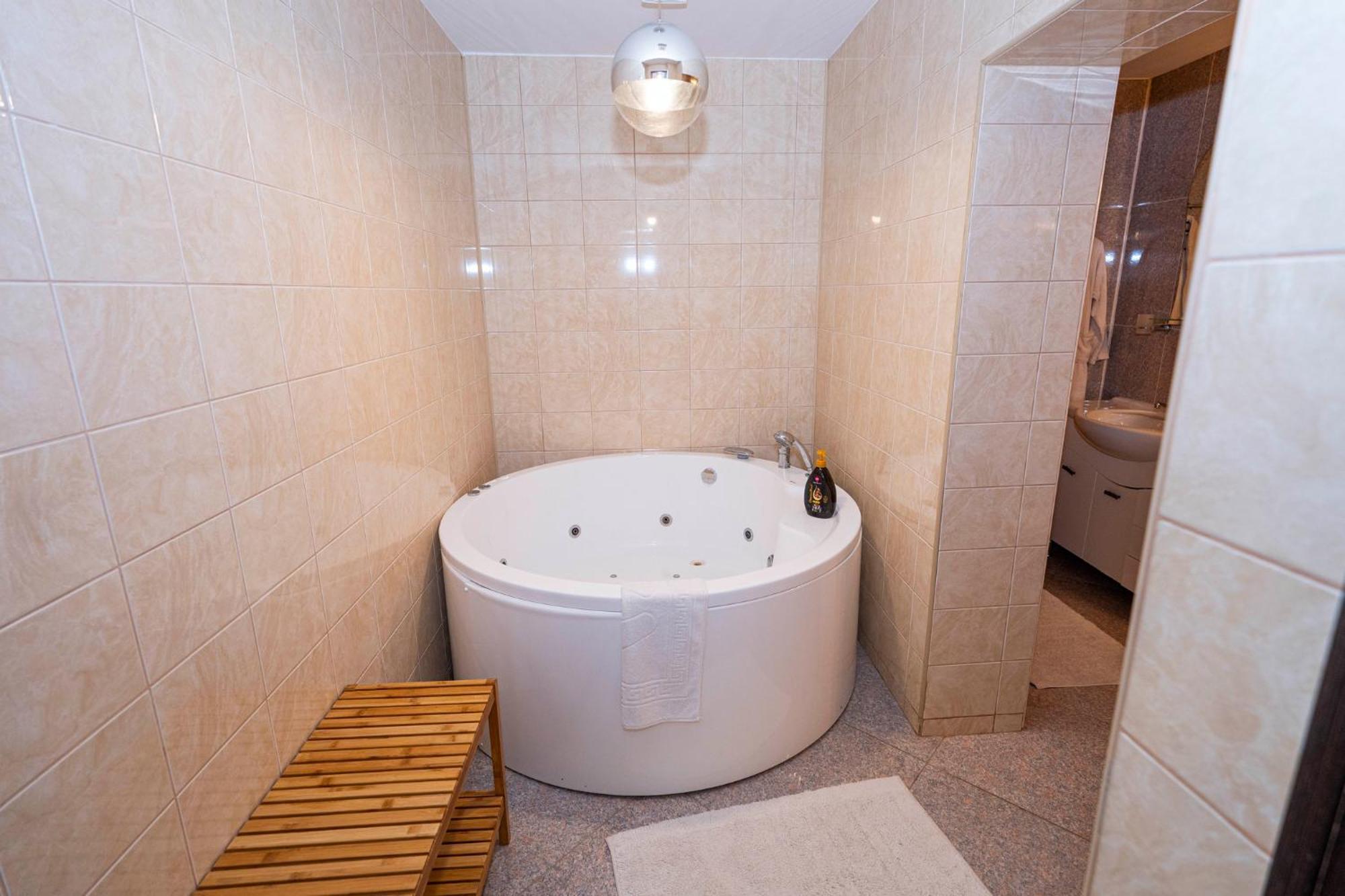 Noblesse Suite Galaţi Eksteriør billede